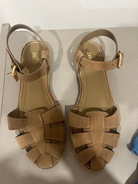 Zara Women’s size 40 Tan Suede Ankle-Strap Sandals